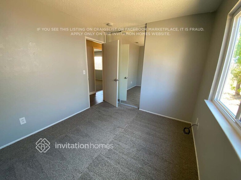 Building Photo - 2159 Greenfield Dr