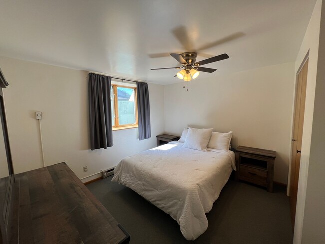 Building Photo - Beautiful 4 bed 3 bath home!