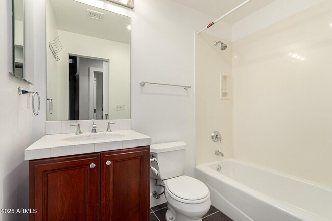 Building Photo - 1326 N Central Ave