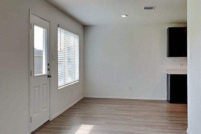 Building Photo - 18803 Charter Elm Dr