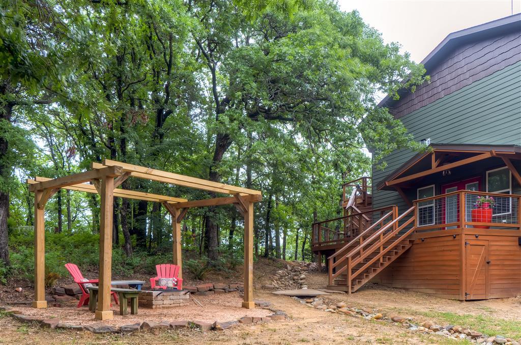 backyard - 189 Queens Dr