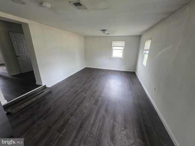 Building Photo - 203 E Cedarville Rd