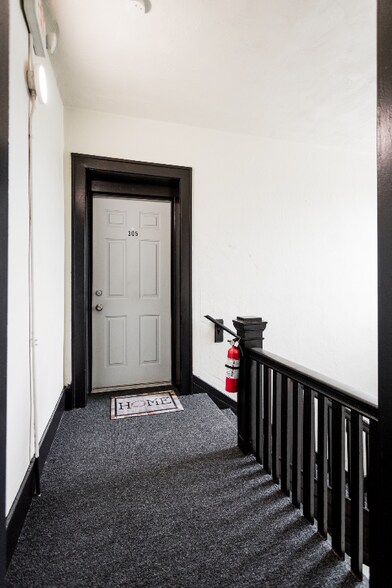 Building Photo - 1400 Seward Ave