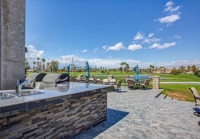 Building Photo - 651 Vista Lago Cir N