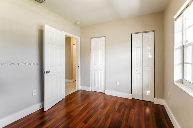Building Photo - 11989 SW 150th Pl
