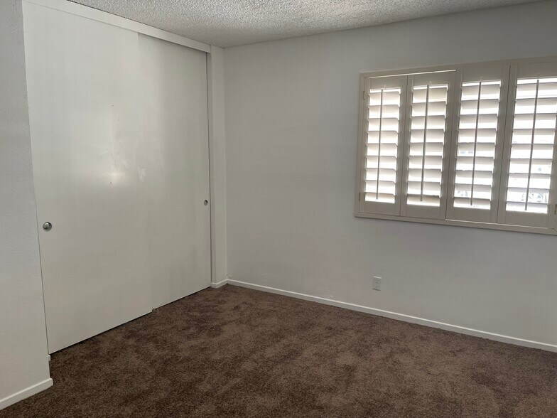 Building Photo - 1825 Silver Oak Way