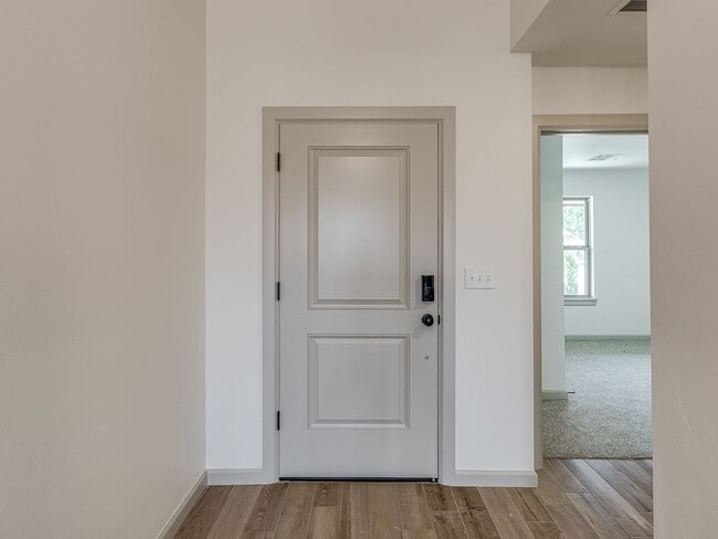 Building Photo - Brand New Home In Noble!