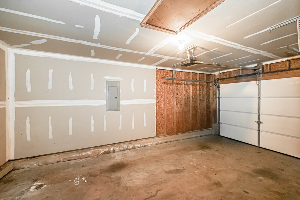 Building Photo - 5833 Lawn Meadow Dr