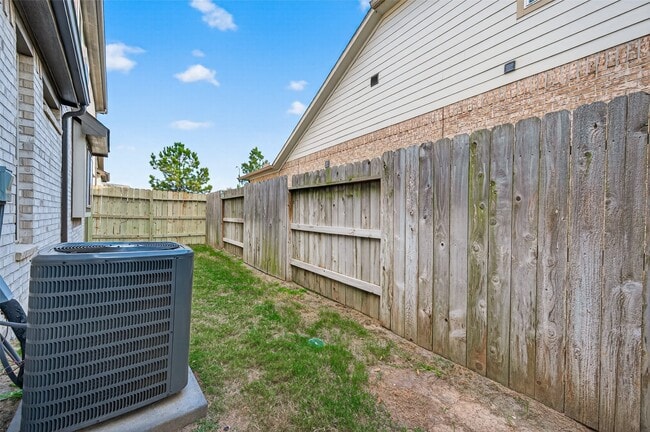 Building Photo - 9626 Dancing Grass Dr