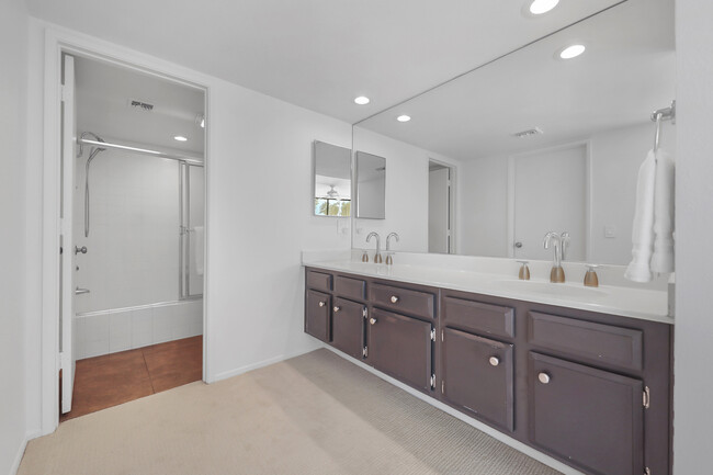 Building Photo - 37868 Los Cocos Dr E