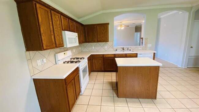 Building Photo - 207 Golden Gate Dr