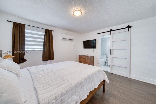 Building Photo - 2741 SW 67th Ave