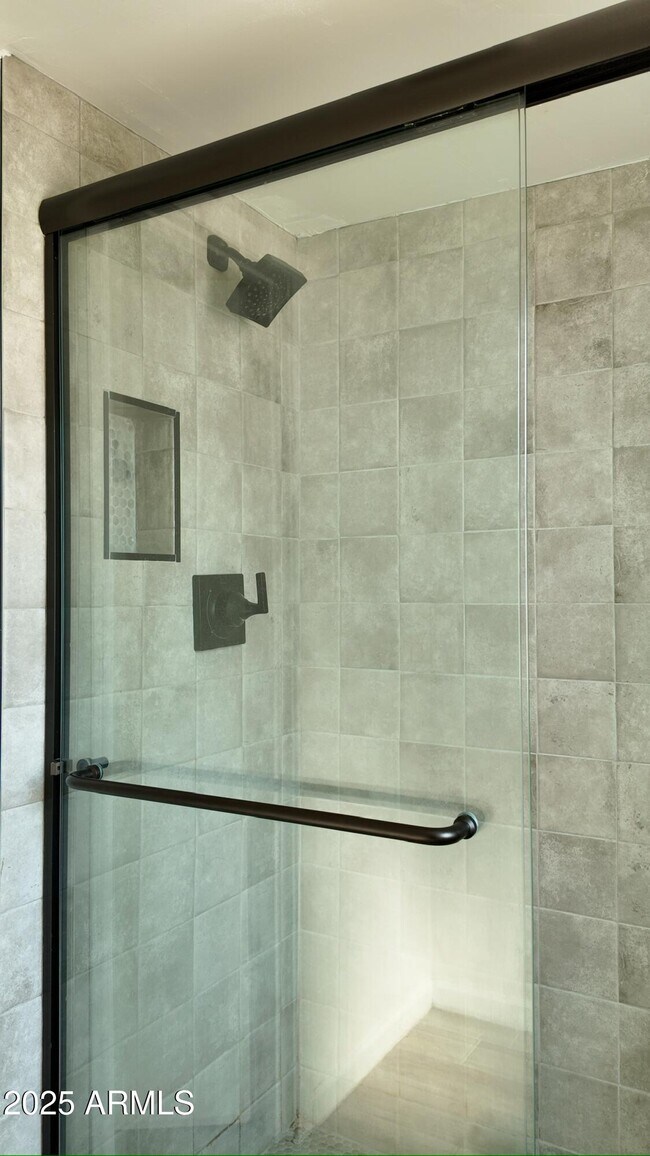 Building Photo - 1429 E Osborn Rd