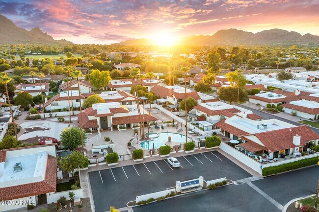 Building Photo - 5822 N Scottsdale Rd