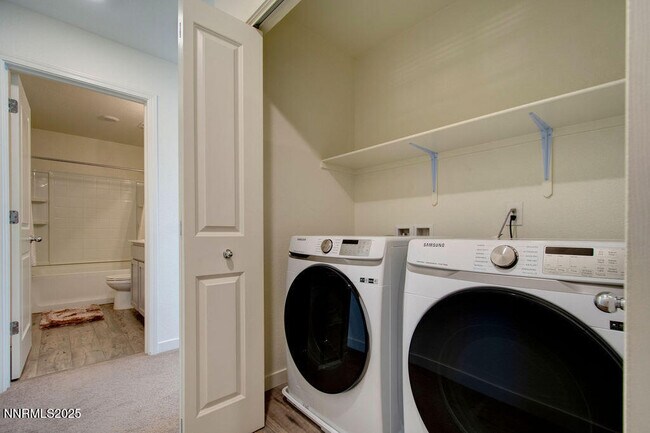 Building Photo - 604 Selene Moon St