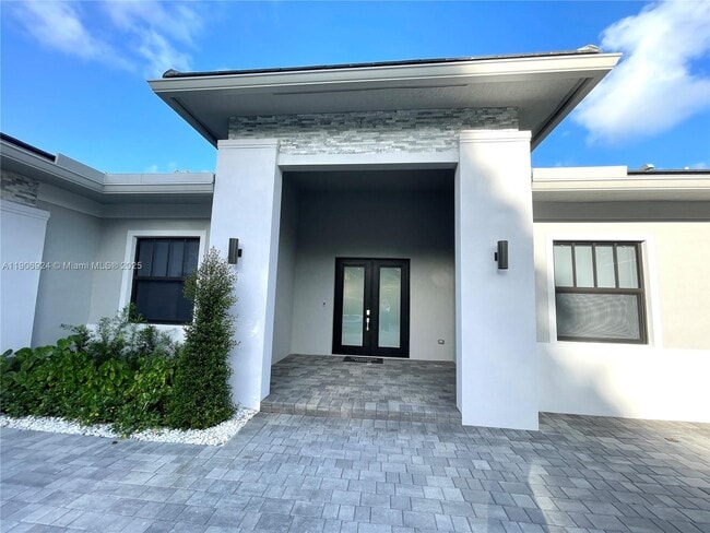 Building Photo - 11181 SW 92nd Ave