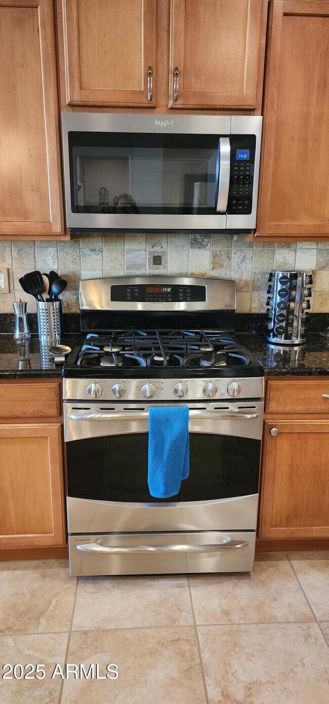 Building Photo - 27244 W Potter Dr