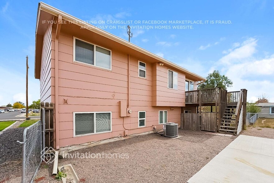 Building Photo - 647 S 6th Ave