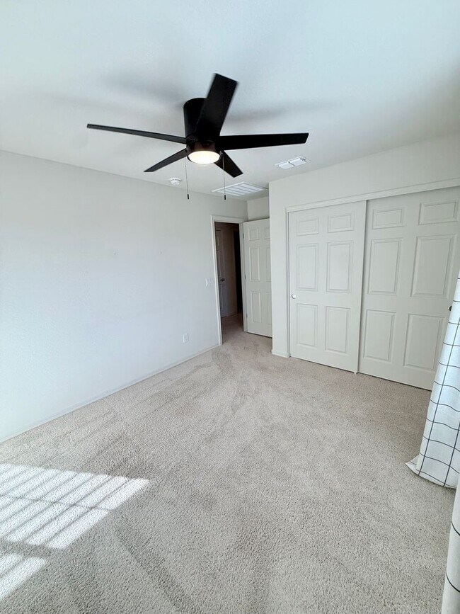 Building Photo - BEAUTIFUL Home in San Tan Valley with Mountain View’s! A Must See!