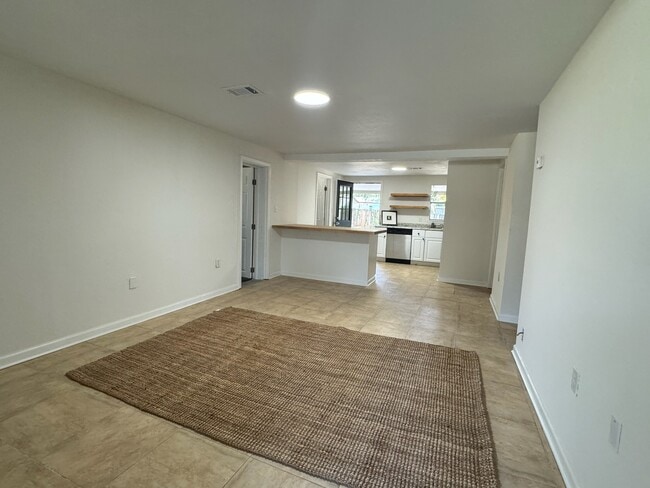 Building Photo - 12 Concordia Blvd