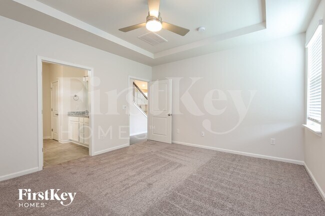 Building Photo - 419 Stonefence Dr