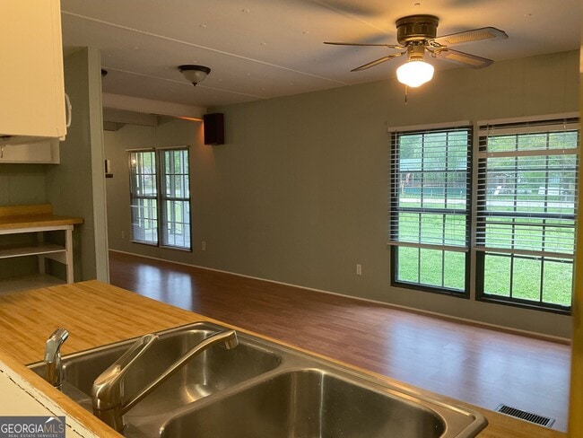 Building Photo - 76 Jacqueline Dr