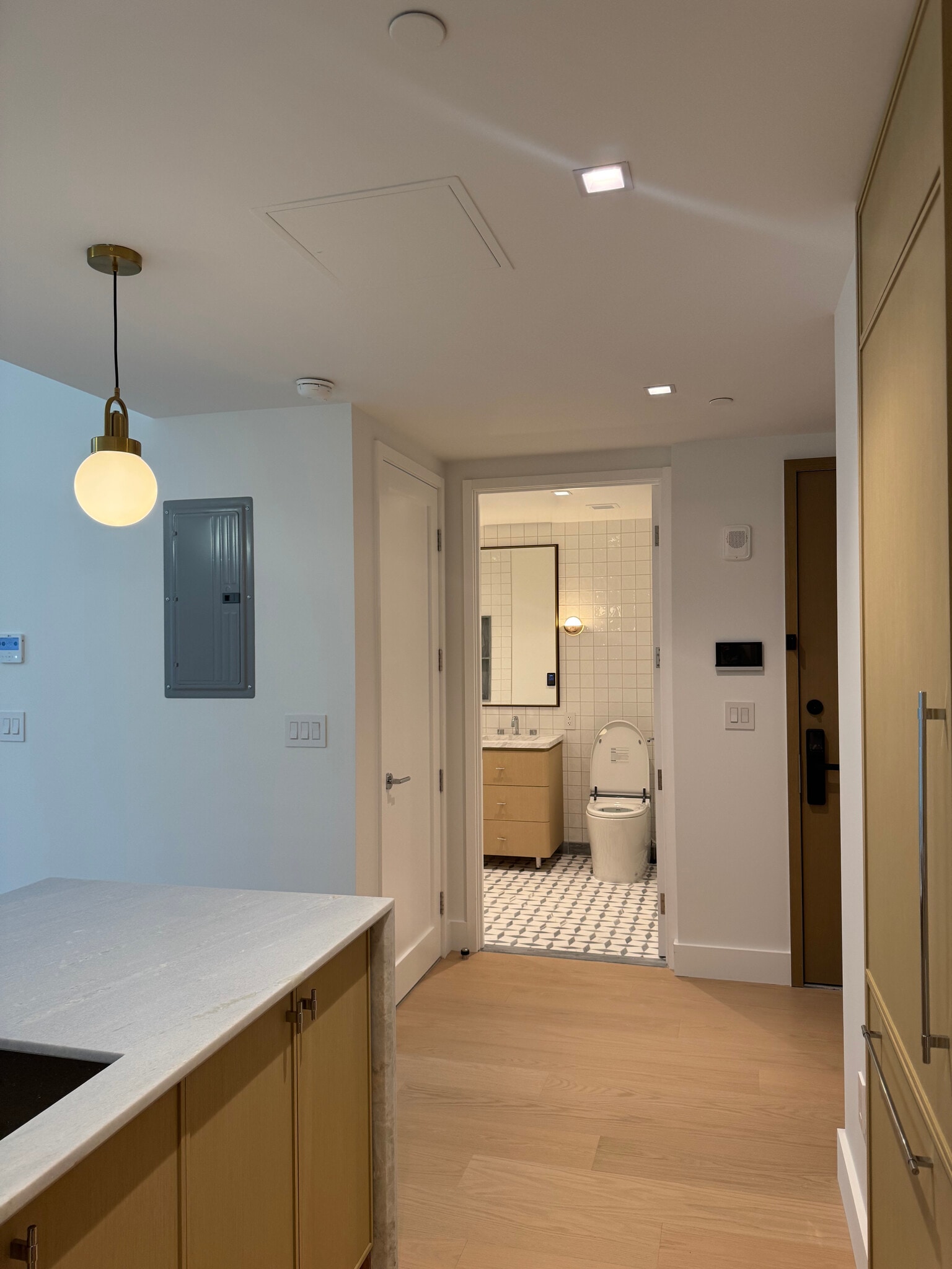 Building Photo - 2401 Queens Plz N
