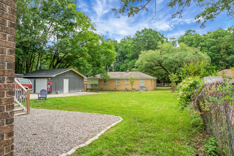 Building Photo - 145 Giles Dr