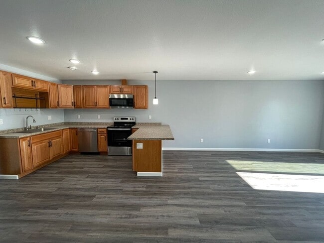 Building Photo - New Energy Efficient Constuction!