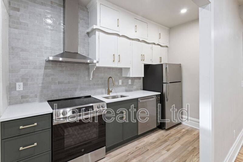 Building Photo - 1058 Pearl St