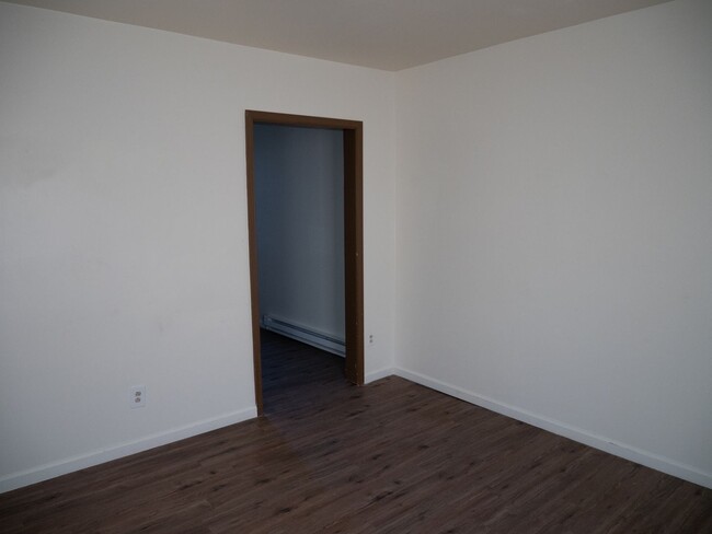 Building Photo - Bright 2-Bedroom Easton Apartment with Out...