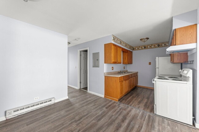 Building Photo - 535 W Lies Rd