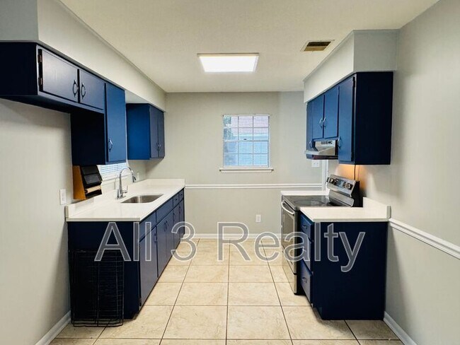 Building Photo - 1619 Yancey Ave