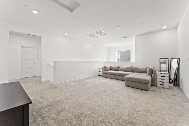 Building Photo - New Build, 4 bedroom, 3 full bathroom in the Master Planned Community; Landmark at Black Mountain...