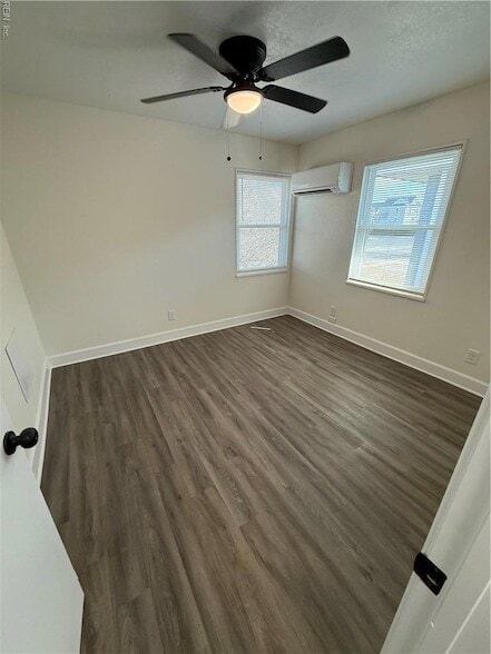 Building Photo - 9654 Selby Pl