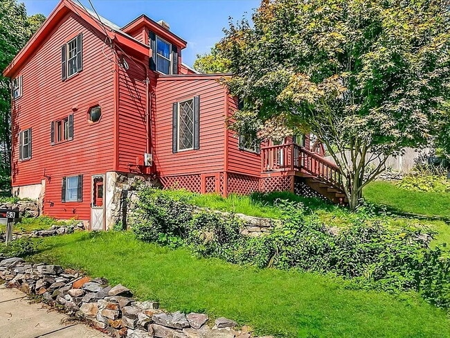 Building Photo - 63 Johnson St