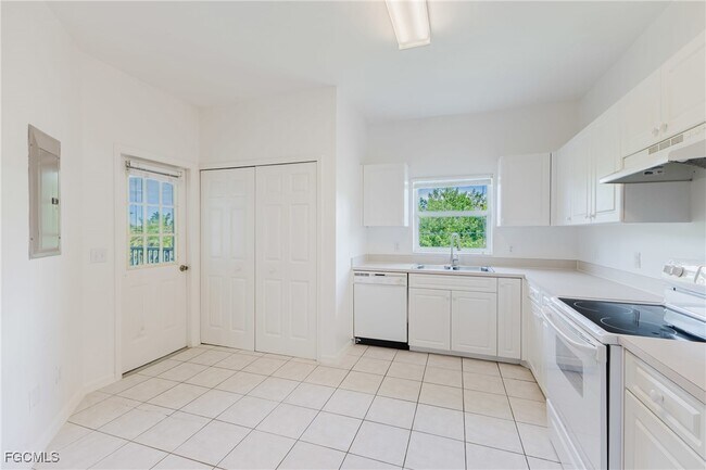 Building Photo - 5612 Rose Garden Rd
