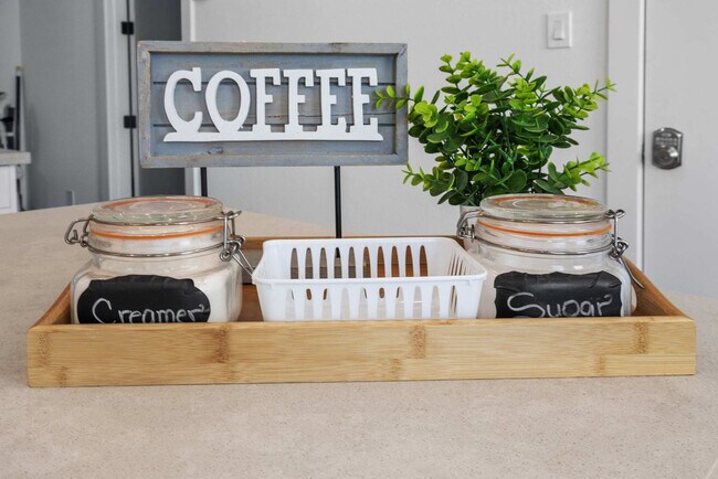 Building Photo - 6740 Peerless St