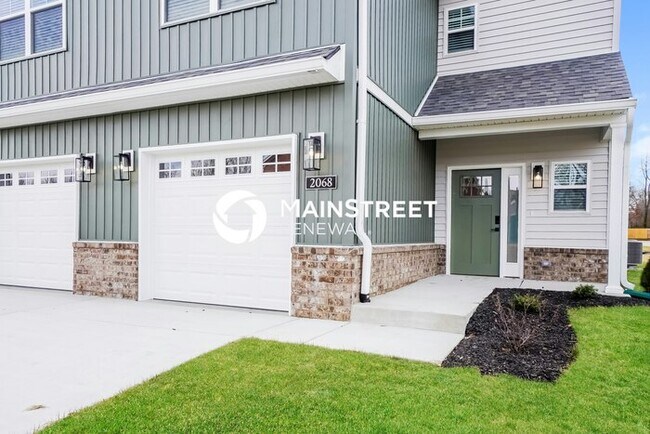 Building Photo - 3 Bedroom Pet-Friendly Home in Jeffersonville, IN with Main Street Renewal