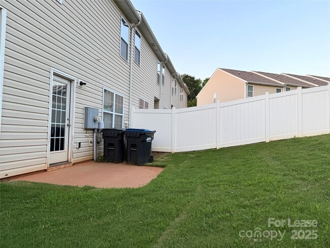 Building Photo - 9404 Hamel St