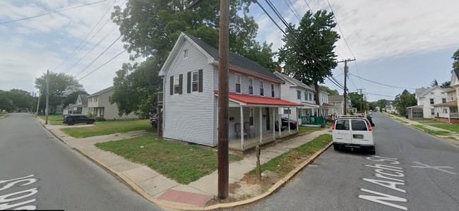 Building Photo - 302 N Arch St
