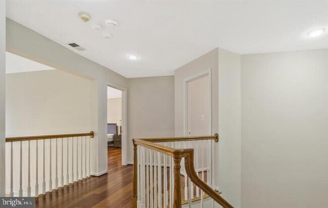 Building Photo - 2393 Watters Glen Ct