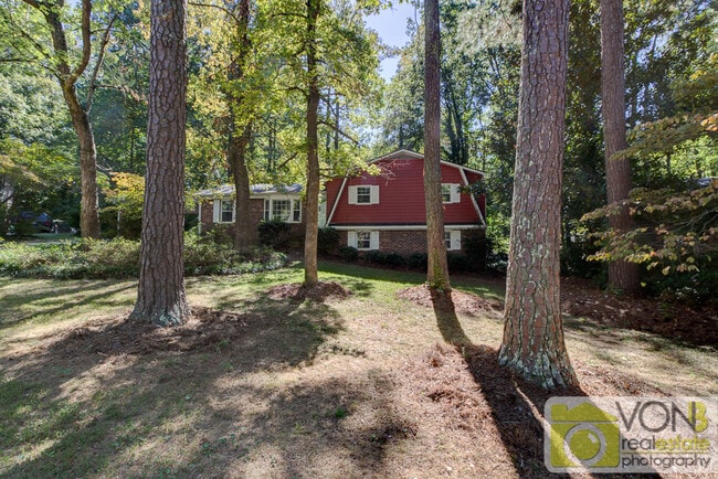 Building Photo - 2552 Hidden Hills Dr