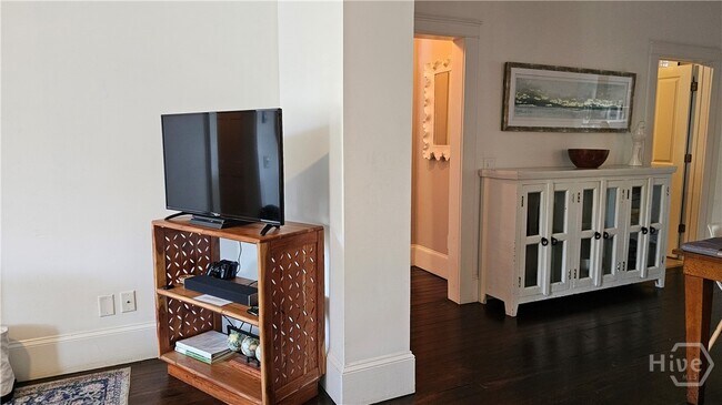 Building Photo - 14 E 41st St