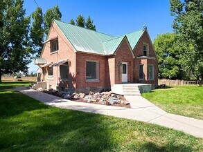 Building Photo - 2345 S Hwy 89