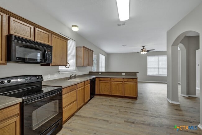 Building Photo - 3429 Rob Roy St