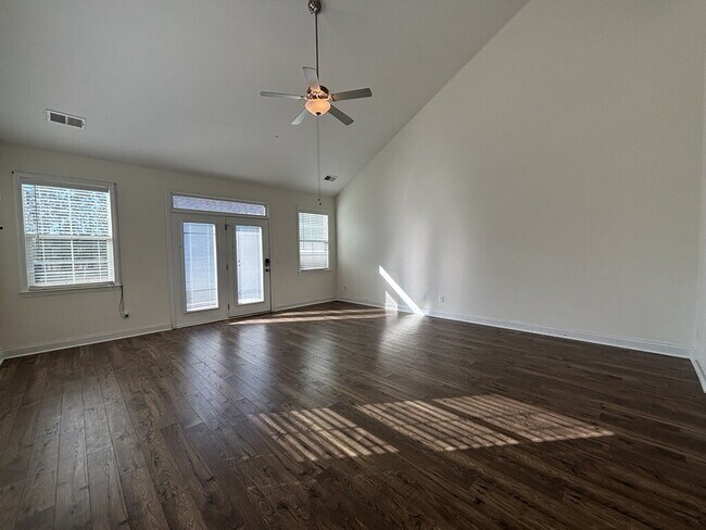 Building Photo - 608 Ravensridge Ln