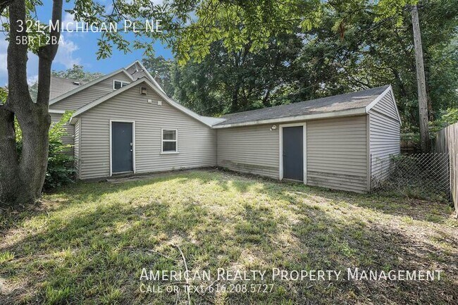 Building Photo - 321 Michigan Pl NE