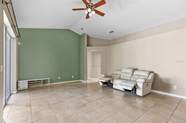 Building Photo - 13655 Artesa Bell Dr