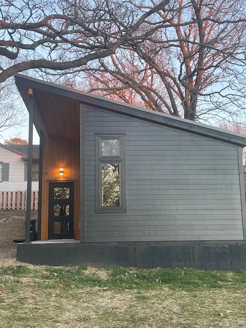 Building Photo - 1110 Waneetah Ave